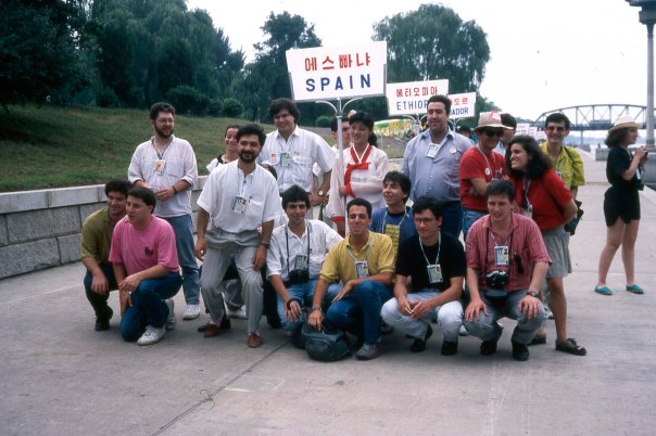 Fotografía parcial de la Delegación española en el XIII Festival Mundial de la Juventud y los Estudiantes